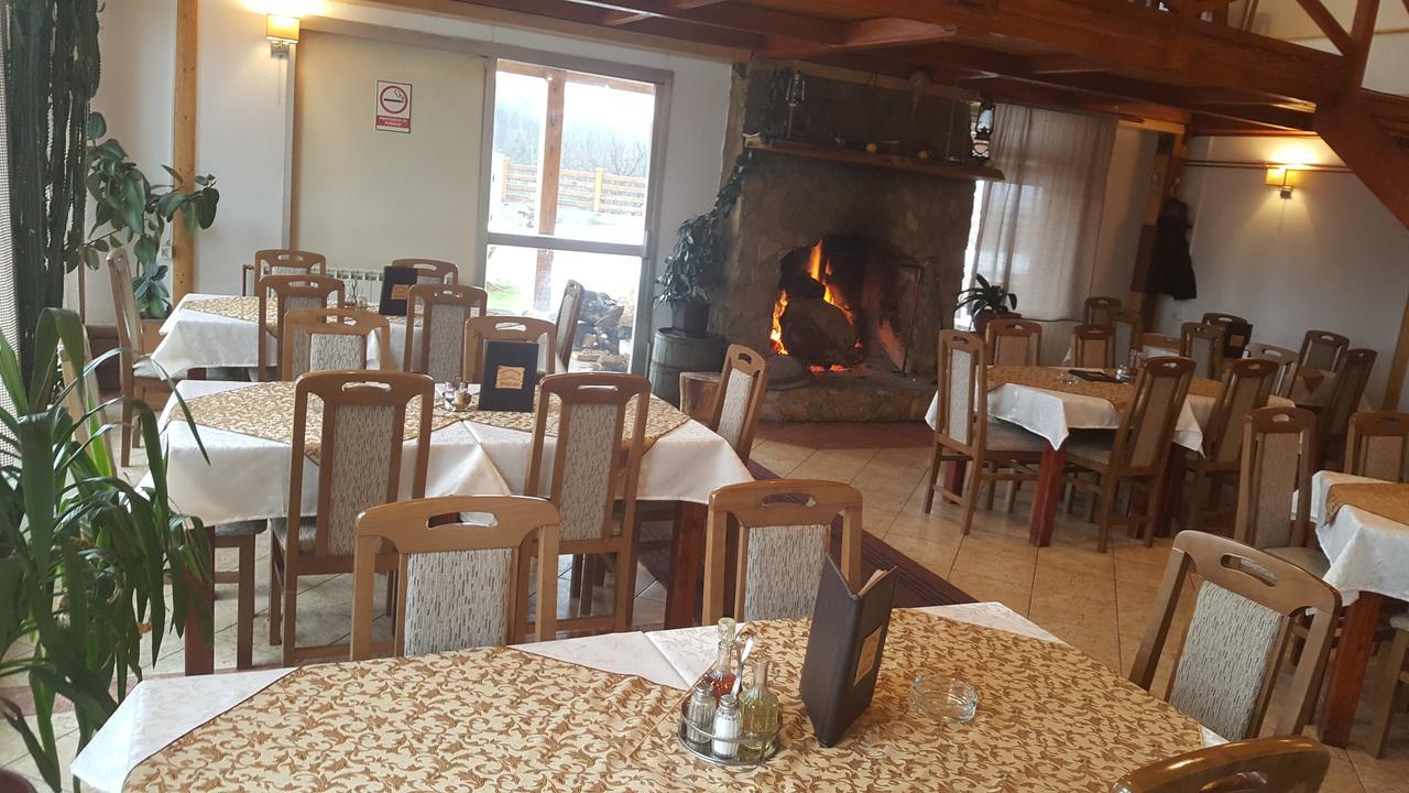 Pansion I Restoran ,, Pogled" Han Pijesak Exterior foto