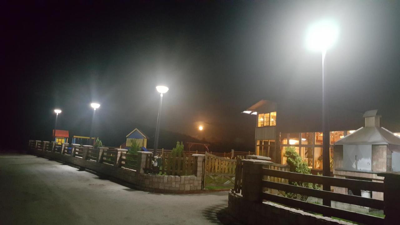 Pansion I Restoran ,, Pogled" Han Pijesak Exterior foto