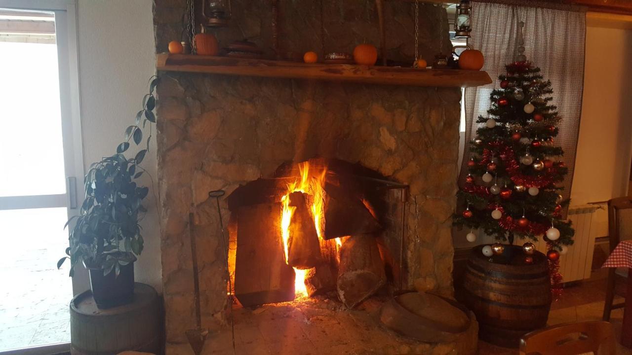 Pansion I Restoran ,, Pogled" Han Pijesak Exterior foto