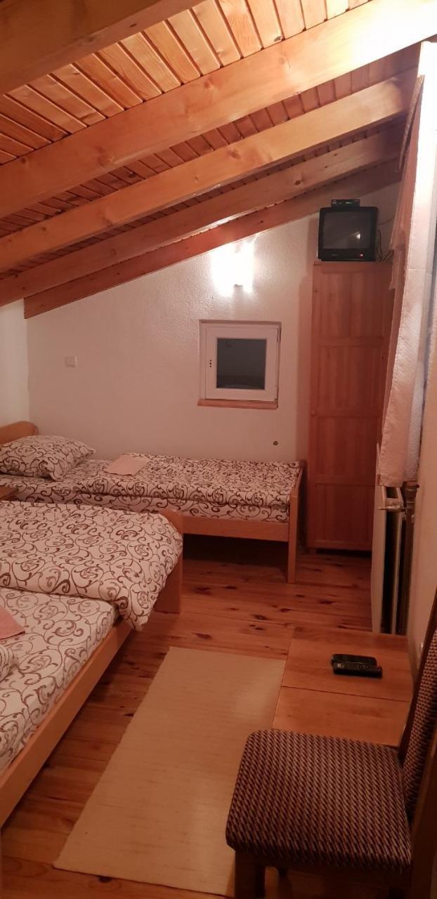 Pansion I Restoran ,, Pogled" Han Pijesak Exterior foto